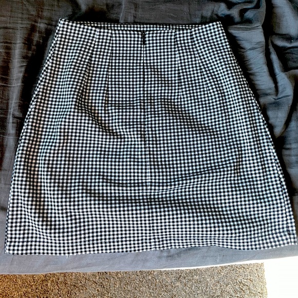 Brandy Melville Dresses & Skirts - brandy skirt, not worn, soft material!